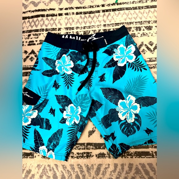 Maui and Sons Board Shorts - Picture 1 of 4
